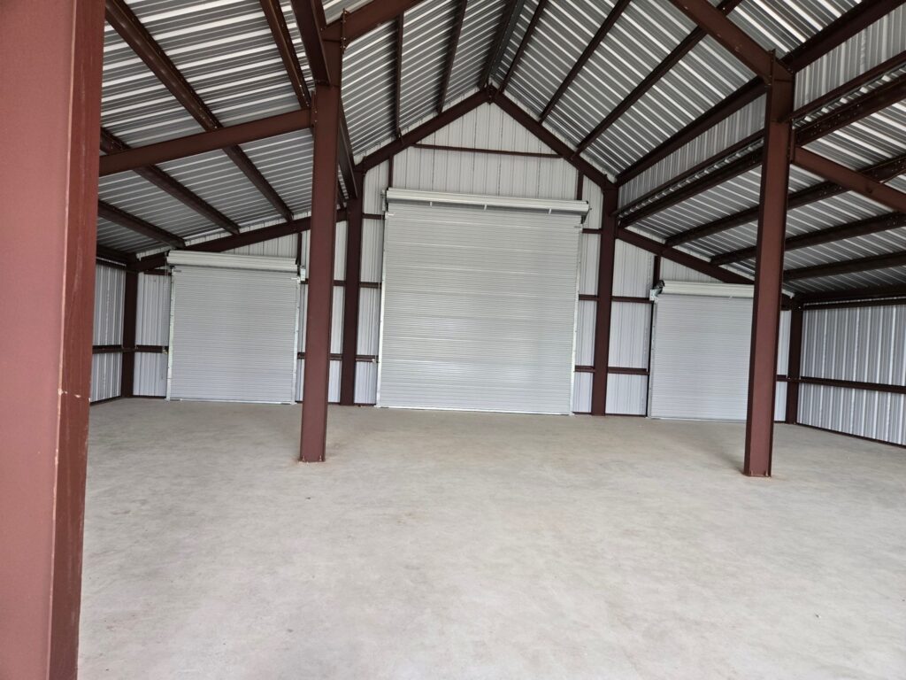 Metal Bldg with Overhead Doors